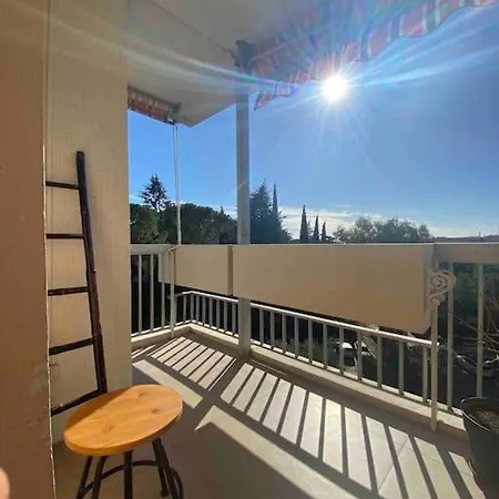 Cocon Ensoleille Avec Parking Gratuit Apartment